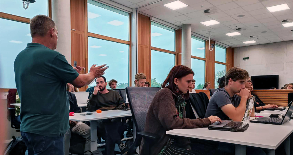 Đura Karagić lecturing at WUR